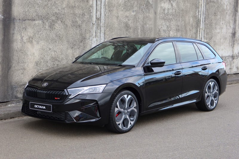 2026 Skoda Octavia Wagon RS TSI 195kW image 4