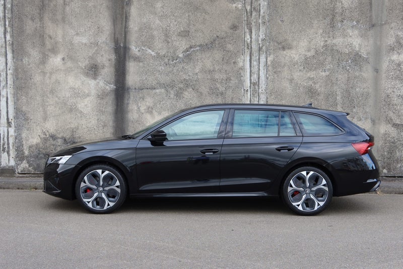 2026 Skoda Octavia Wagon RS TSI 195kW image 5