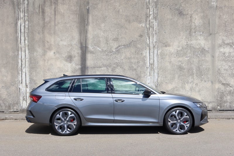 2026 Skoda Octavia Wagon RS+TSI 195kW image 2