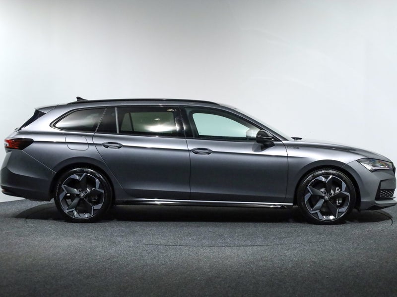 2026 Skoda Superb Sportline TSi 4x4 195Kw image 4