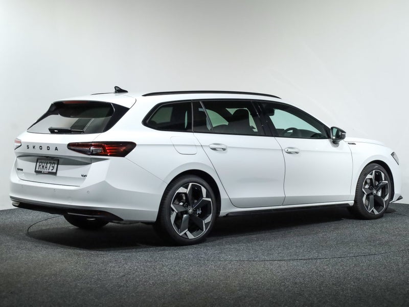 2026 Skoda Superb Sportline TSi 4x4 195Kw image 5