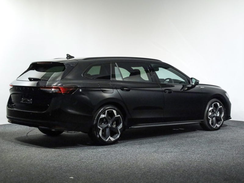 2026 Skoda Superb Sportline TSi 4x4 195Kw image 5