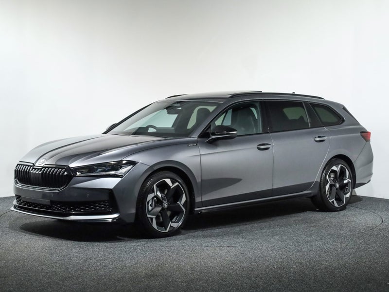 2026 Skoda Superb Sportline Wagon 4x4 195kW image 4