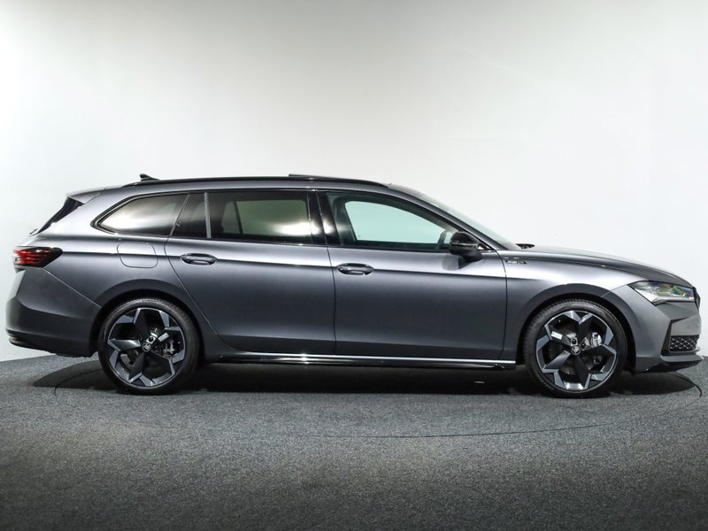 2026 Skoda Superb Sportline Wagon 4x4 195kW image 5
