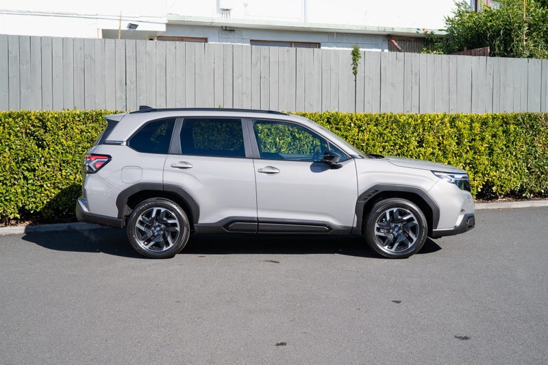 2026 Subaru Forester 2.5 AWD Touring image 2