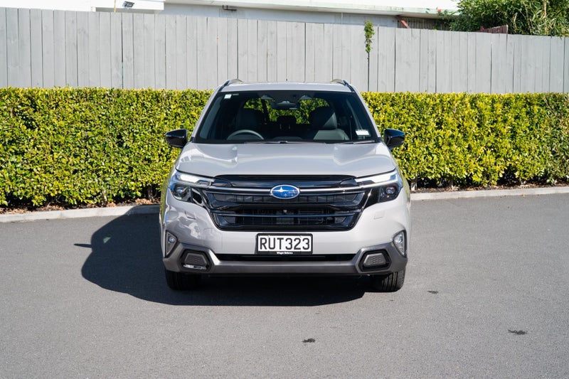 2026 Subaru Forester 2.5 AWD Touring image 4