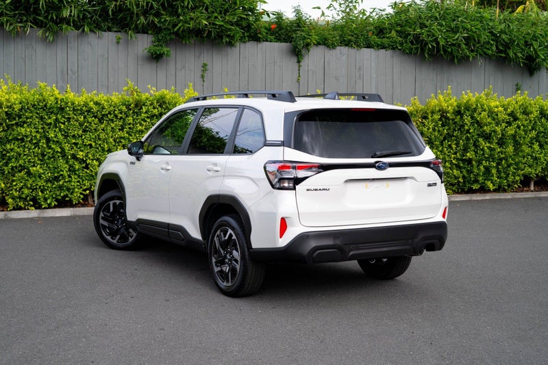 2026 Subaru Forester 2.5 Hybrid image 3