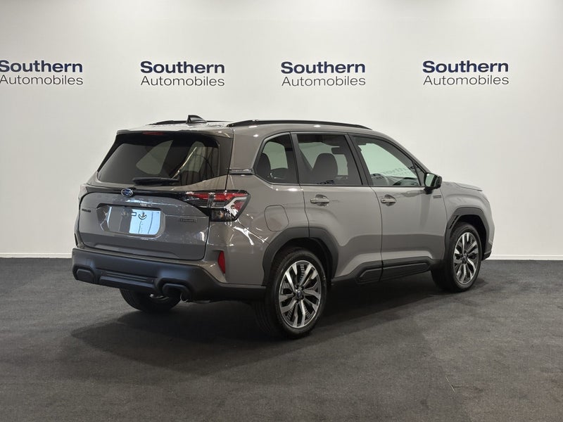 2026 Subaru Forester 2.5 Hybrid AWD Touring Wagon image 5