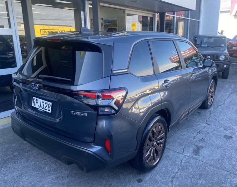 2026 Subaru Forester 2.5 Hybrid Sport image 2