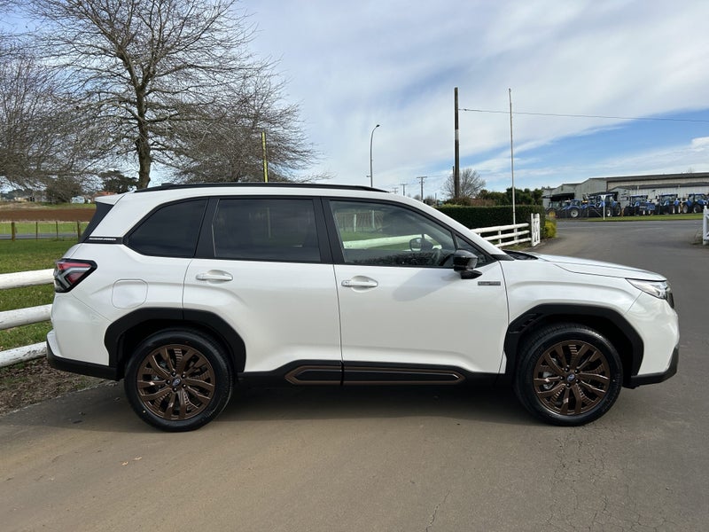 2026 Subaru Forester 2.5 Hybrid Sport CVT image 3
