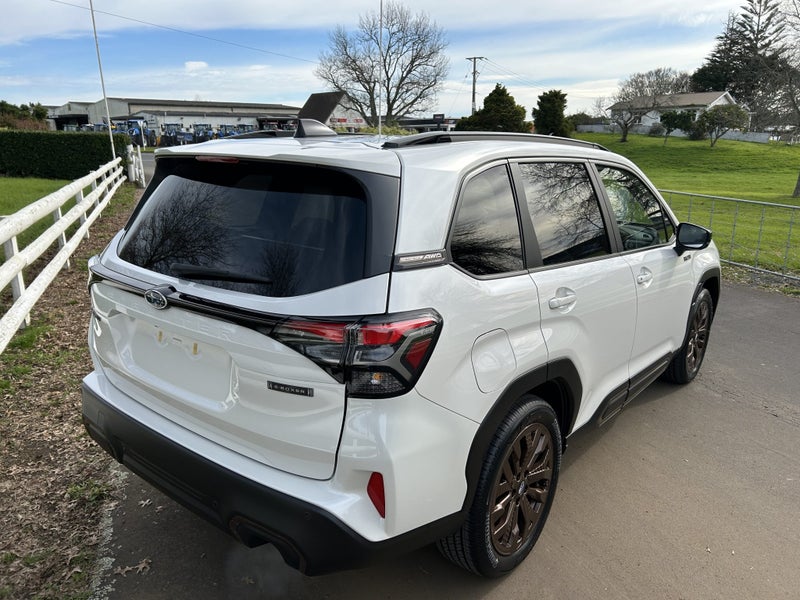 2026 Subaru Forester 2.5 Hybrid Sport CVT image 4