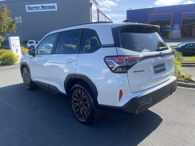 2026 Subaru Forester 2.5 Hybrid Sport CVT image 3