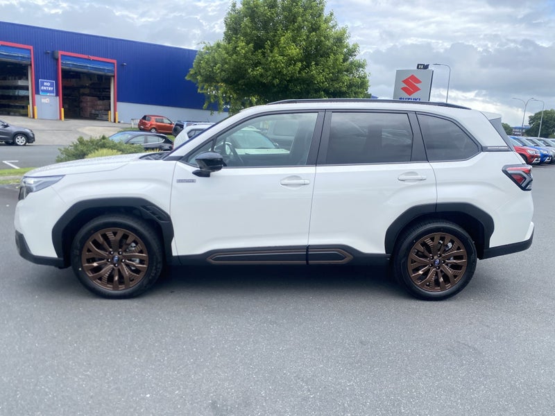 2026 Subaru Forester 2.5 Hybrid Sport CVT image 3