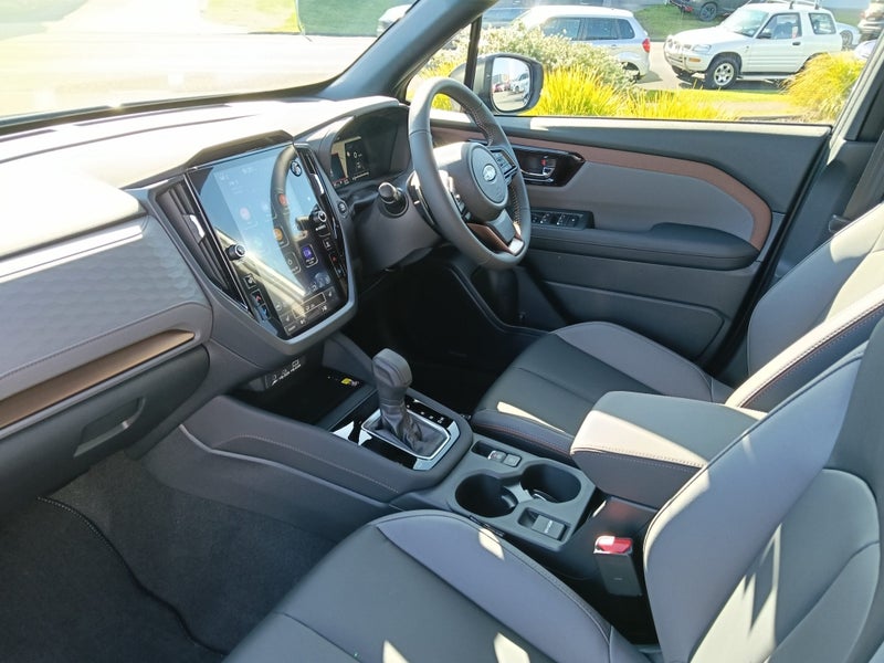 2026 Subaru Forester 2.5 Hybrid Sport CVT image 3