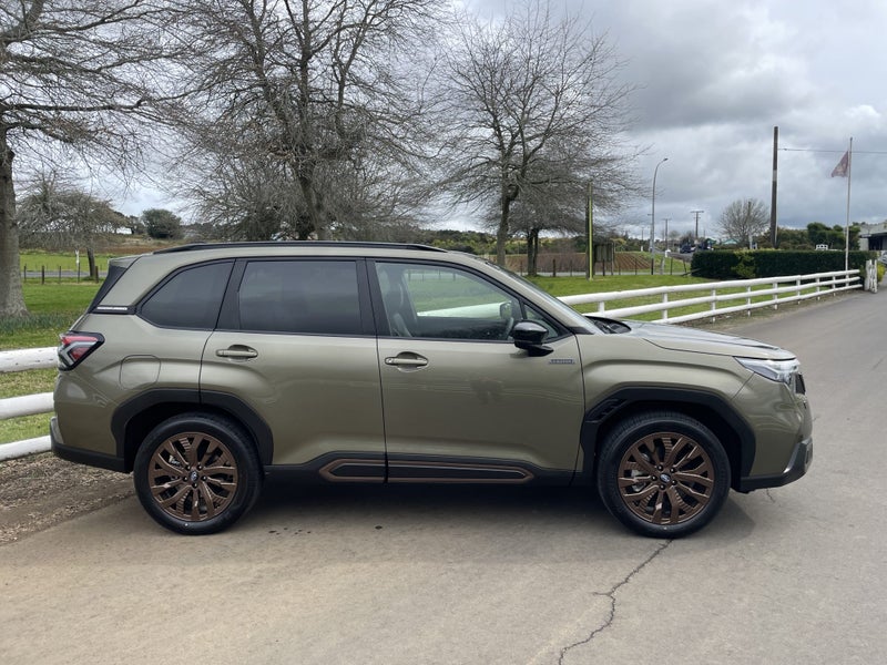 2026 Subaru Forester 2.5 Hybrid Sport CVT image 3