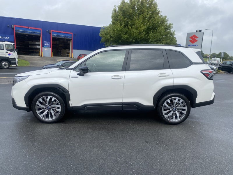2026 Subaru Forester 2.5 Hybrid Sport CVT image 4