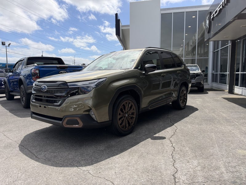 2026 Subaru Forester 2.5 Hybrid Sport Hybrid Spor image 3