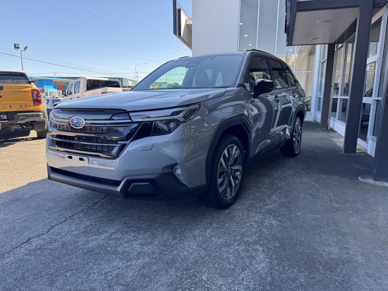 2026 Subaru Forester 2.5 Hybrid Touring Hybrid... image 3
