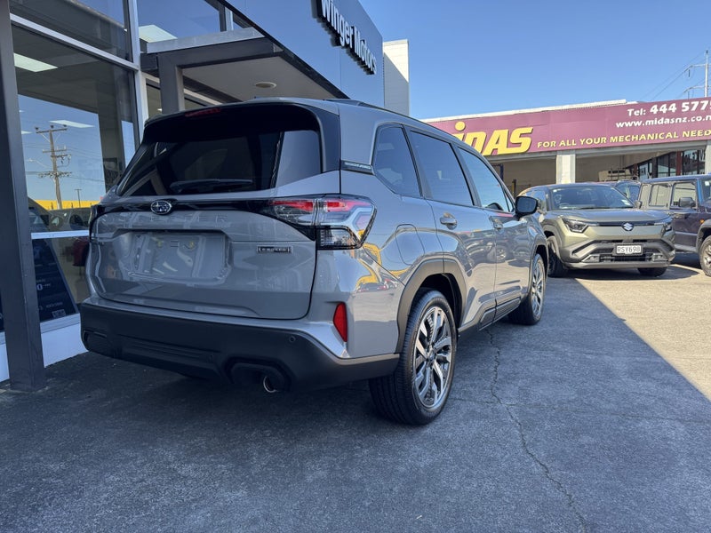 2026 Subaru Forester 2.5 Hybrid Touring Hybrid... image 5