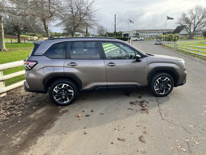 2026 Subaru Forester 2.5 Touring AWD Auto Petrol image 4