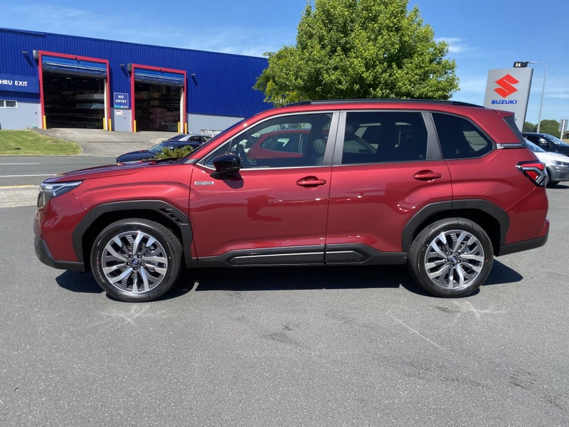 2026 Subaru Forester 2.5 Touring Hybrid AWD image 4