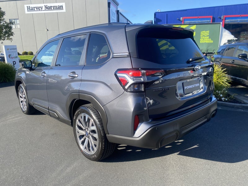 2026 Subaru Forester 2.5 Touring Hybrid AWD CVT image 5