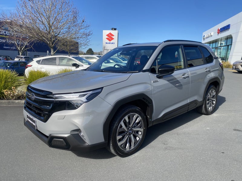 2026 Subaru Forester 2.5 Touring Hybrid AWD CVT image 3