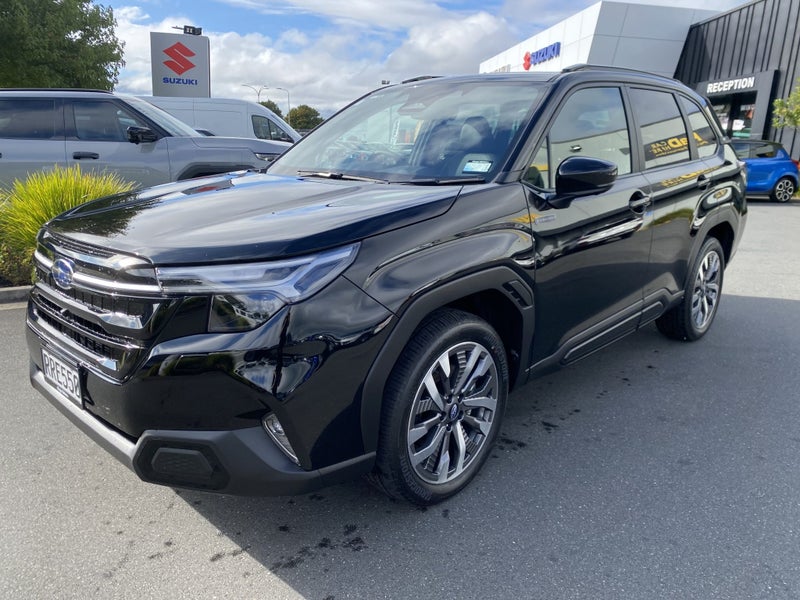 2026 Subaru Forester 2.5 Touring Hybrid AWD CVT image 3