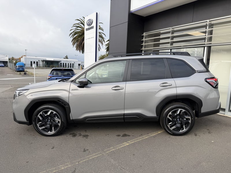 2026 Subaru Forester AWD Hybrid image 4