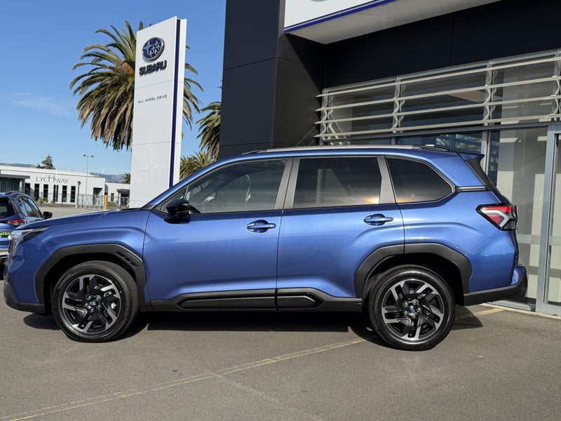 2026 Subaru Forester AWD Touring image 4