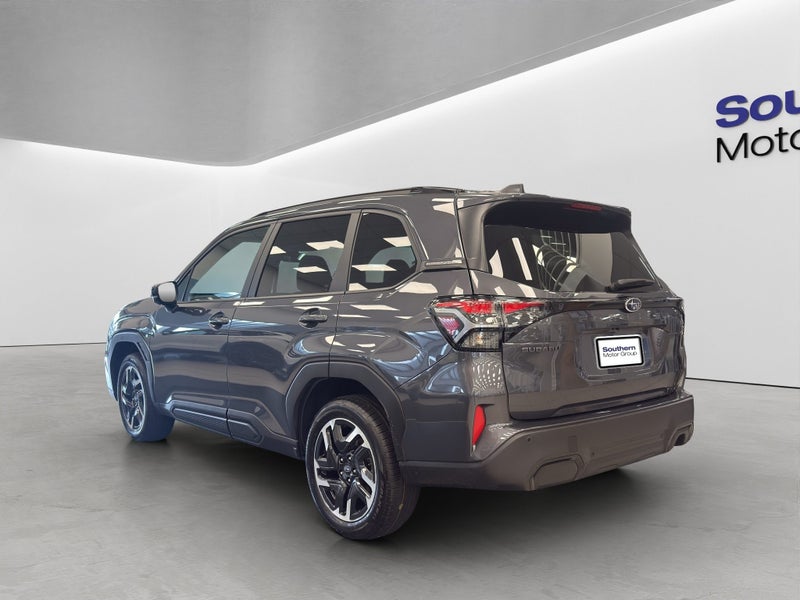 2026 Subaru Forester AWD Touring Wagon CVT image 5