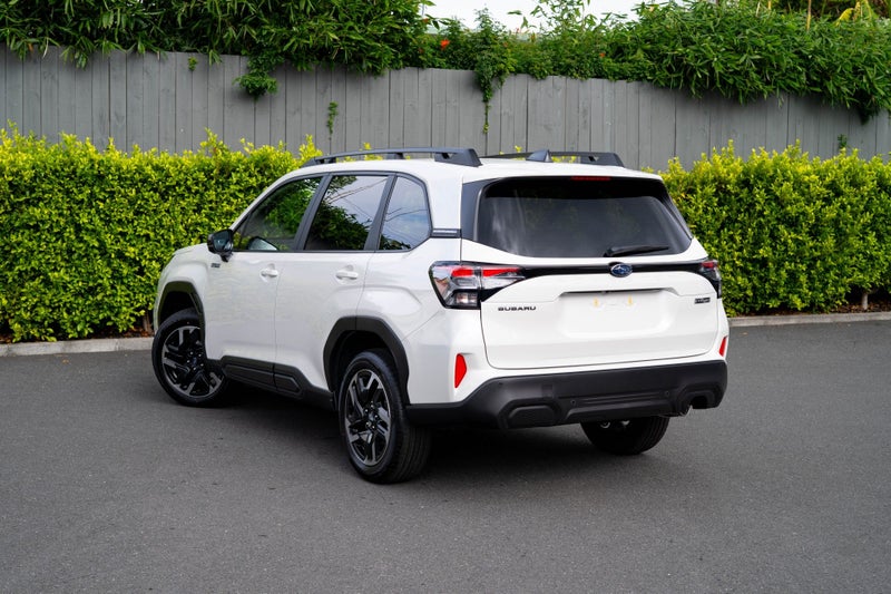 2026 Subaru Forester Hybrid AWD image 3