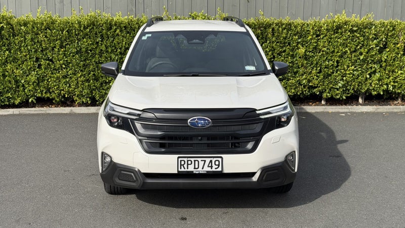 2026 Subaru Forester Hybrid AWD image 2