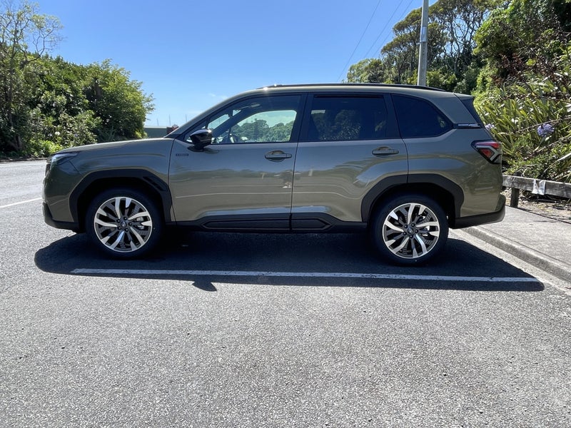 2026 Subaru Forester Hybrid AWD Touring image 5