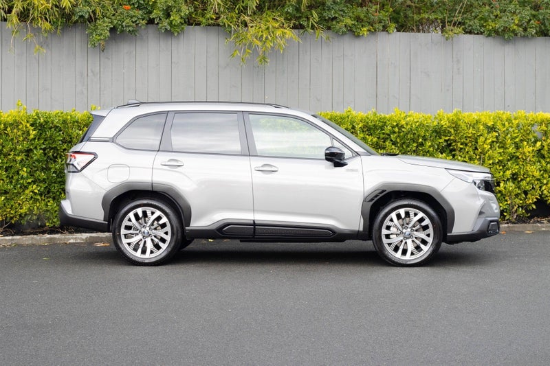 2026 Subaru Forester Hybrid AWD Touring image 2