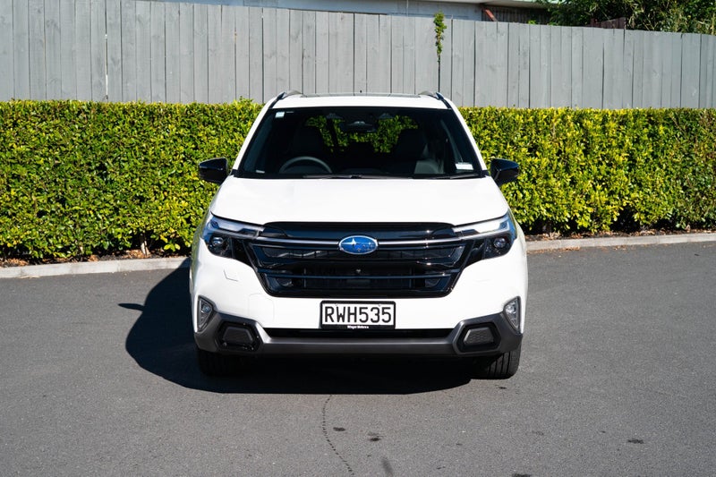 2026 Subaru Forester Hybrid AWD Touring image 4