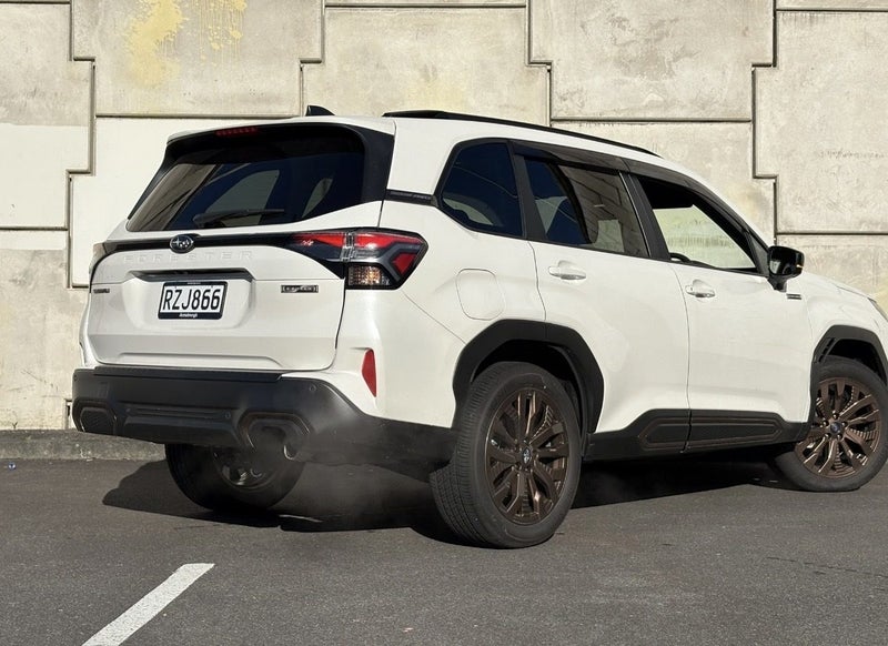 2026 Subaru Forester Sport Hybrid image 3