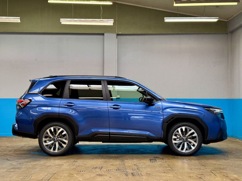 2026 Subaru Forester Touring 2.5L Strong Hybrid... image 3