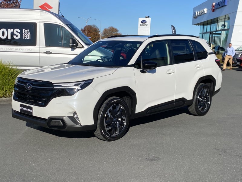 2026 Subaru Forester Touring ICE image 3