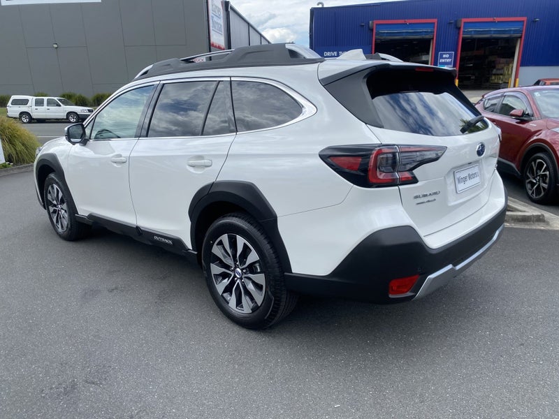 2026 Subaru Outback 2.5i Touring image 4