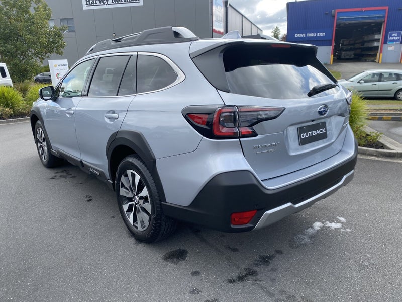 2026 Subaru Outback 2.5i Touring image 4