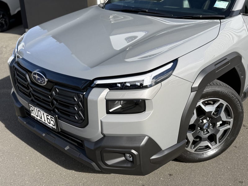 2026 Subaru Outback AWD Touring 2.5 image 4