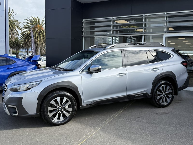 2026 Subaru Outback Touring 2.5 image 4