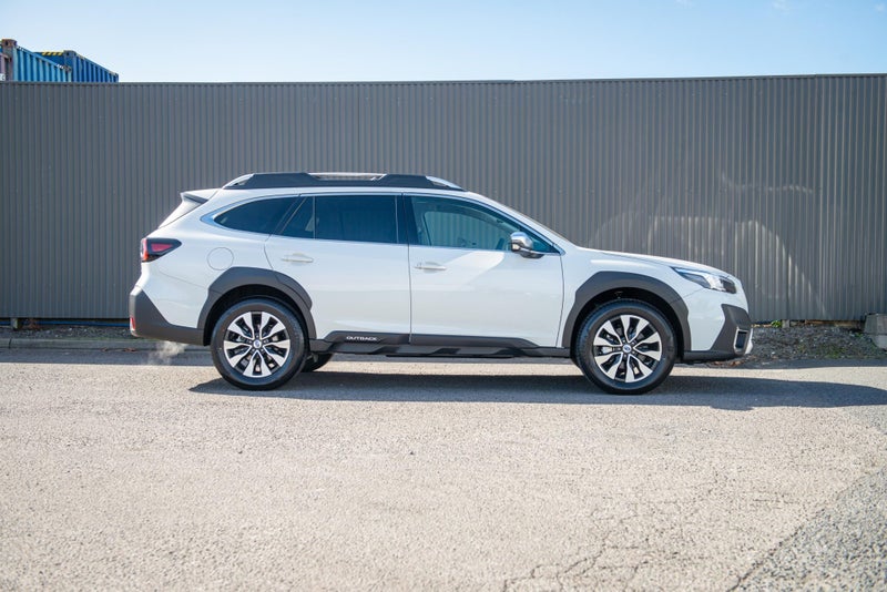 2026 Subaru Outback Touring 2.5I image 4