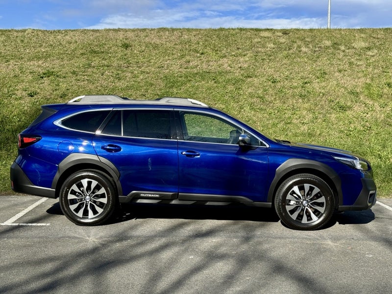 2026 Subaru Outback Touring 2.5L AWD image 3