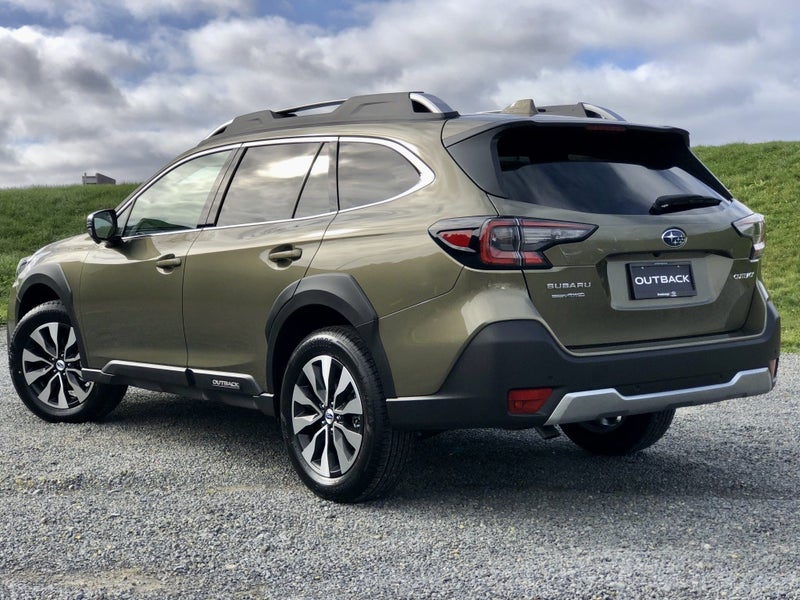 2026 Subaru Outback Touring 2.5L AWD image 2