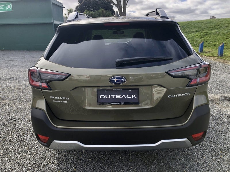 2026 Subaru Outback Touring 2.5L AWD image 5