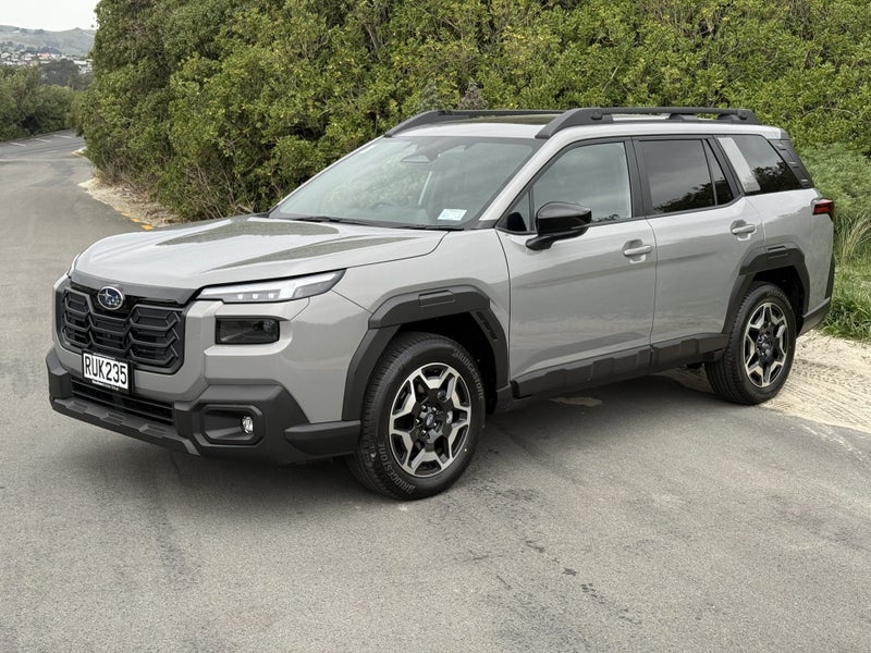 2026 Subaru Outback Touring AWD image 4