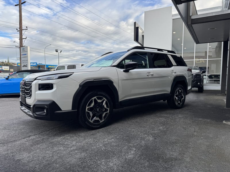 2026 Subaru Outback Touring MY26 image 3