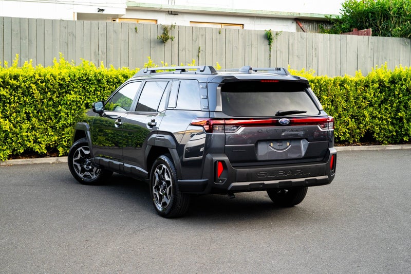 2026 Subaru Outback Touring MY26 image 3